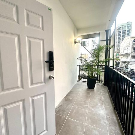 The White Den Chatuchak Bangkok Exterior foto