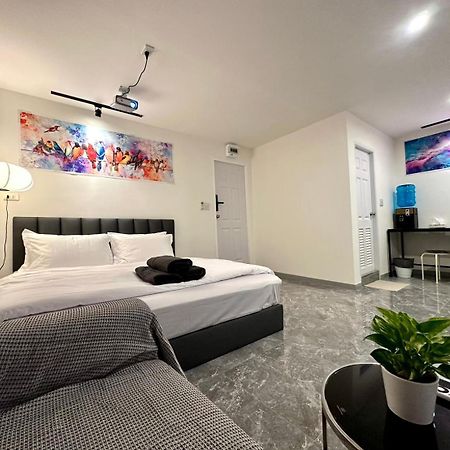 The White Den Chatuchak Bangkok Quarto foto